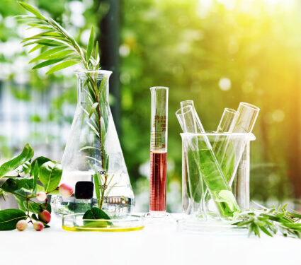 Natural,Drug,Research,,Natural,Organic,And,Scientific,Extraction,In,Glassware,