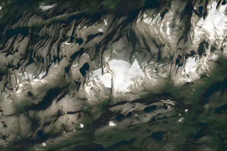 Alfotbreen-glacier.jpg