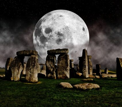 2024/04/Stonehenge-Moon.jpg