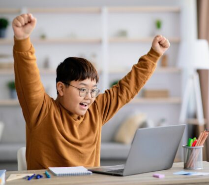 2024/05/Teenagers-online-success.jpg