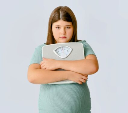 2024/05/Childhood-obesity-life-expectancy.jpg