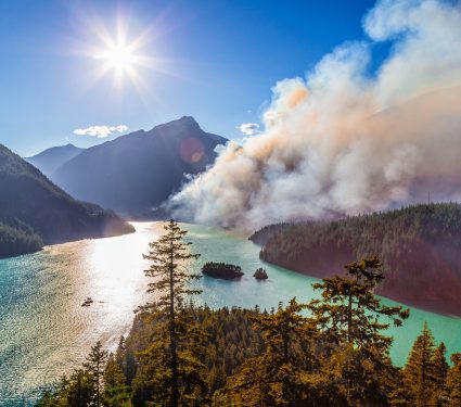 2024/06/Wildfire-smoke-lakes.jpg