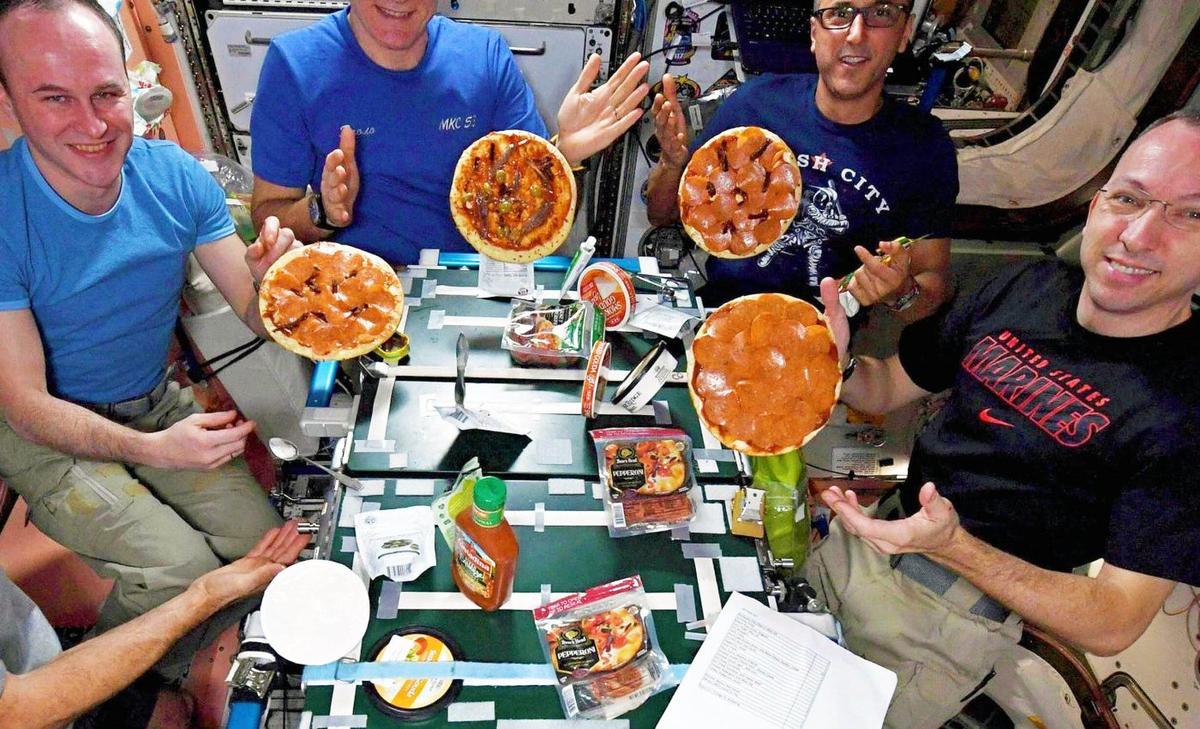 Why do astronauts’ meals lose flavor in space?