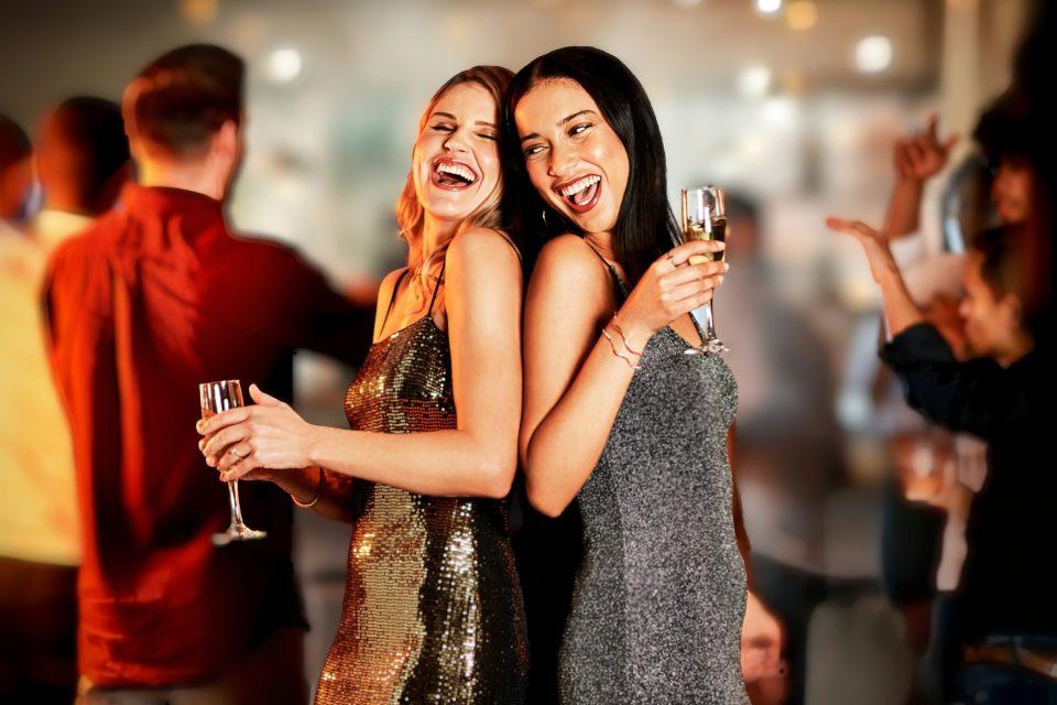 Why social drinking feels so different from drinking alone