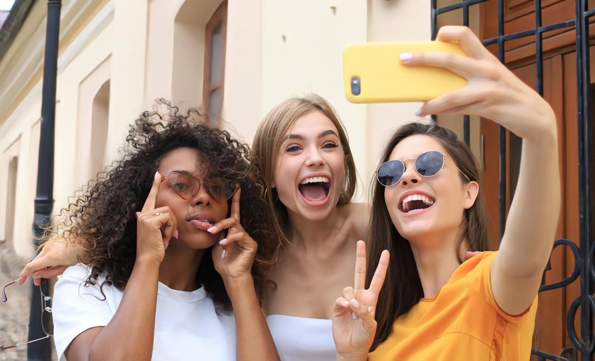 How your friends' genes can alter the course of your life