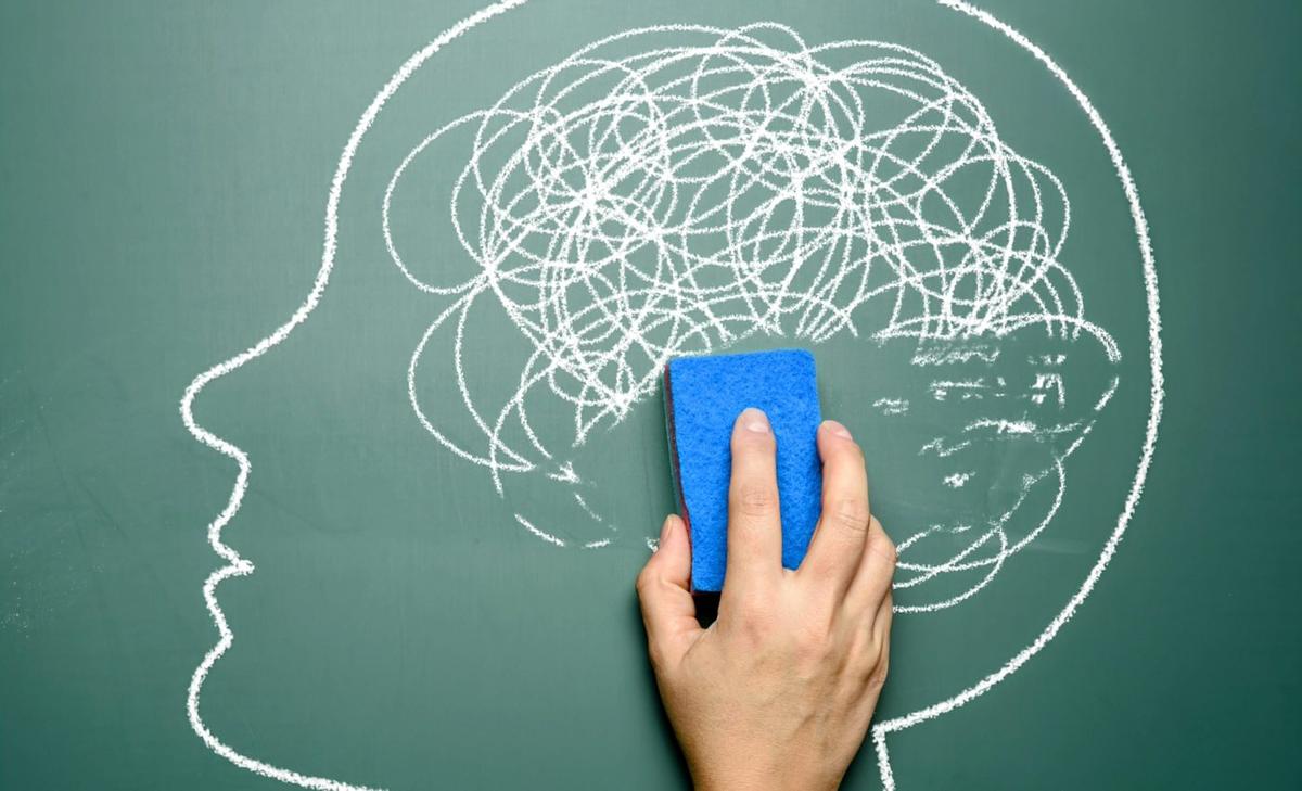 Memory clutter speeds up aging in the brain
