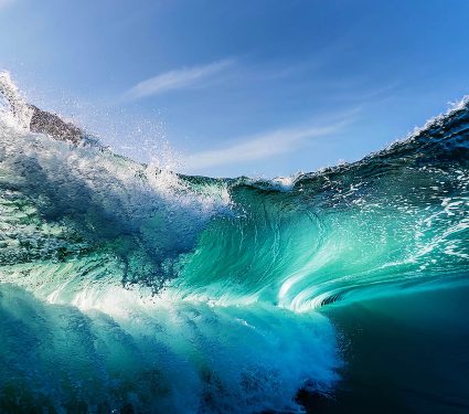 A,Powerful,Teahupoo,Wave,,Famous,For,Surfing,,Looms,With,Crystal