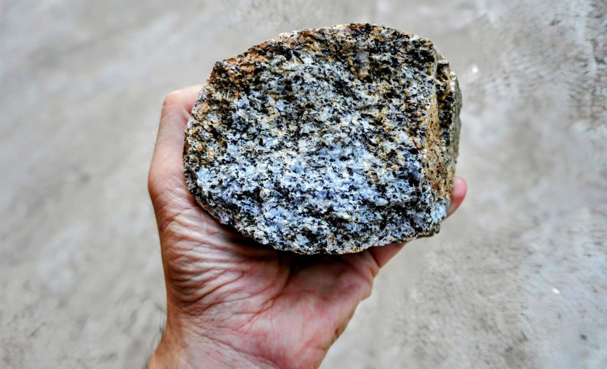 Living microbes discovered in 2-billion-year-old rocks