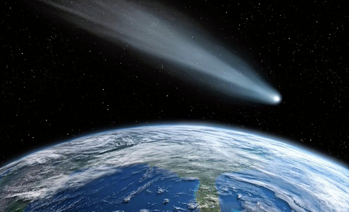 What can comets tell us about solar activity and space weather?