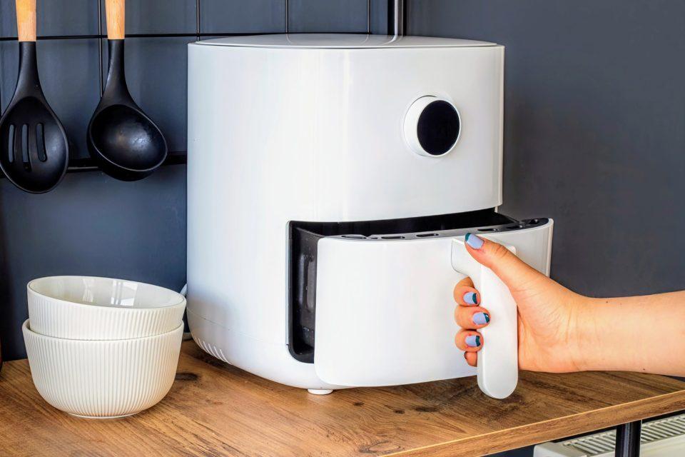 Air fryers crowned as the least polluting cooking method