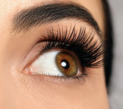 2024/12/Eyelashes-water.jpg