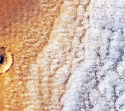 2025/01/mars_clouds_cloud-streets_ESA_Cowart_1.jpg