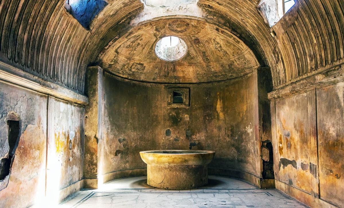 Wealthy Pompeii homes had opulent bathhouses with plumbing before the volcano struck