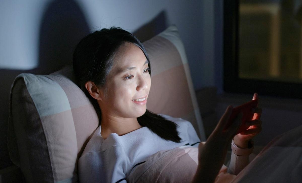 Put the phone down: Screen use in bed linked to insomnia