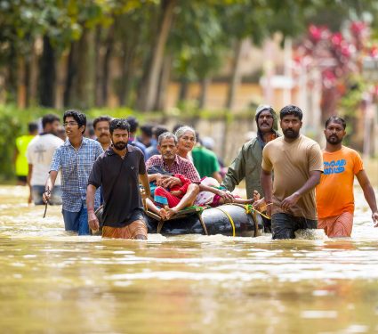 Alleppey,,Kerala,india,-,August,24,2018:,Rescue,Team,Help,People