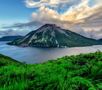 2025/05/Pacific-volcano.jpg
