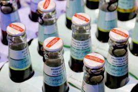 2025/06/Glass-bottles-microplastics.jpg