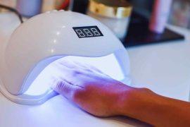 2025/07/manicure-lamps-skin-damage.jpg