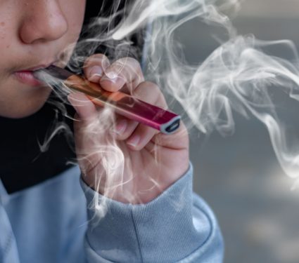 2025/07/teen-vaping-.jpg