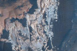 2025/08/Mars-mineral.jpg