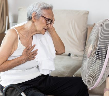 2025/08/older-adults-heat.jpg