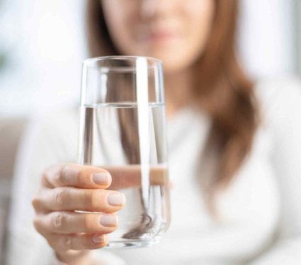 2025/09/water-invisible-bacteria-clean.jpg