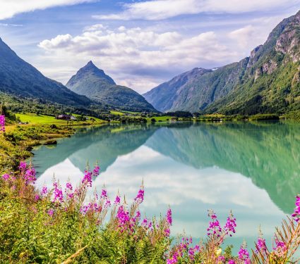 2025/09/Lakes-warm-winters.jpg