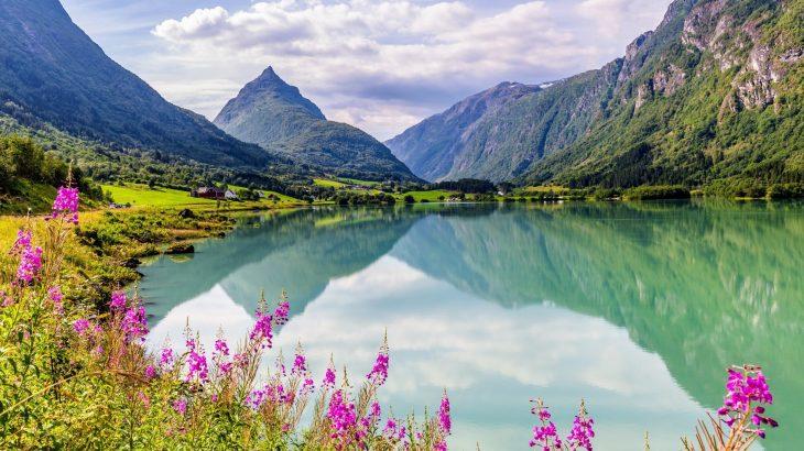 2025/09/Lakes-warm-winters.jpg
