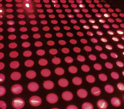 2025/09/red-light-prevents-heart-attack-stroke.jpg