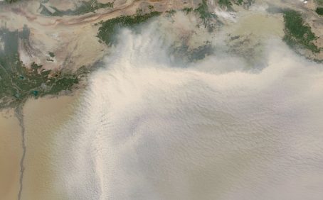 2025/09/Tarim-Basin-dust.jpg
