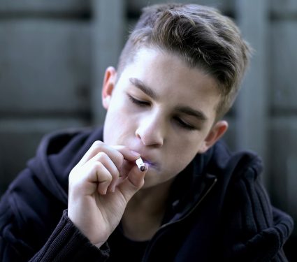 2025/09/Teen-risky-behavior.jpg