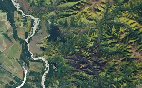 2025/09/Autumn-Alaska.jpg