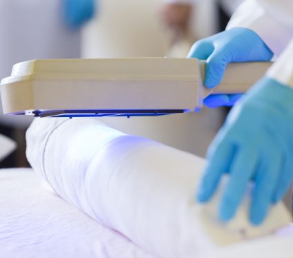 2025/09/UV-light-cleaning.jpg