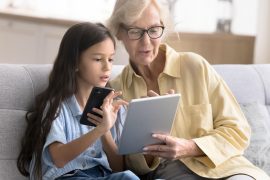 2025/10/grandparents-screen-habits.jpg