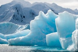 2025/10/Antarctica-ice-layers.jpg