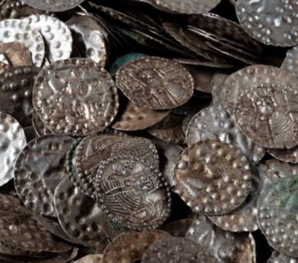 2025/10/medieval-silver-coins-treasure-sweden.jpg