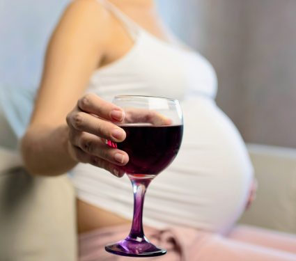 2025/10/Pregnancy-alcohol.jpg