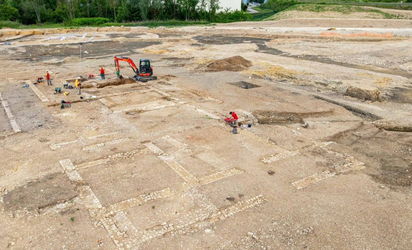 Construction work unearths a Roman mansion with thermal baths and heated floors