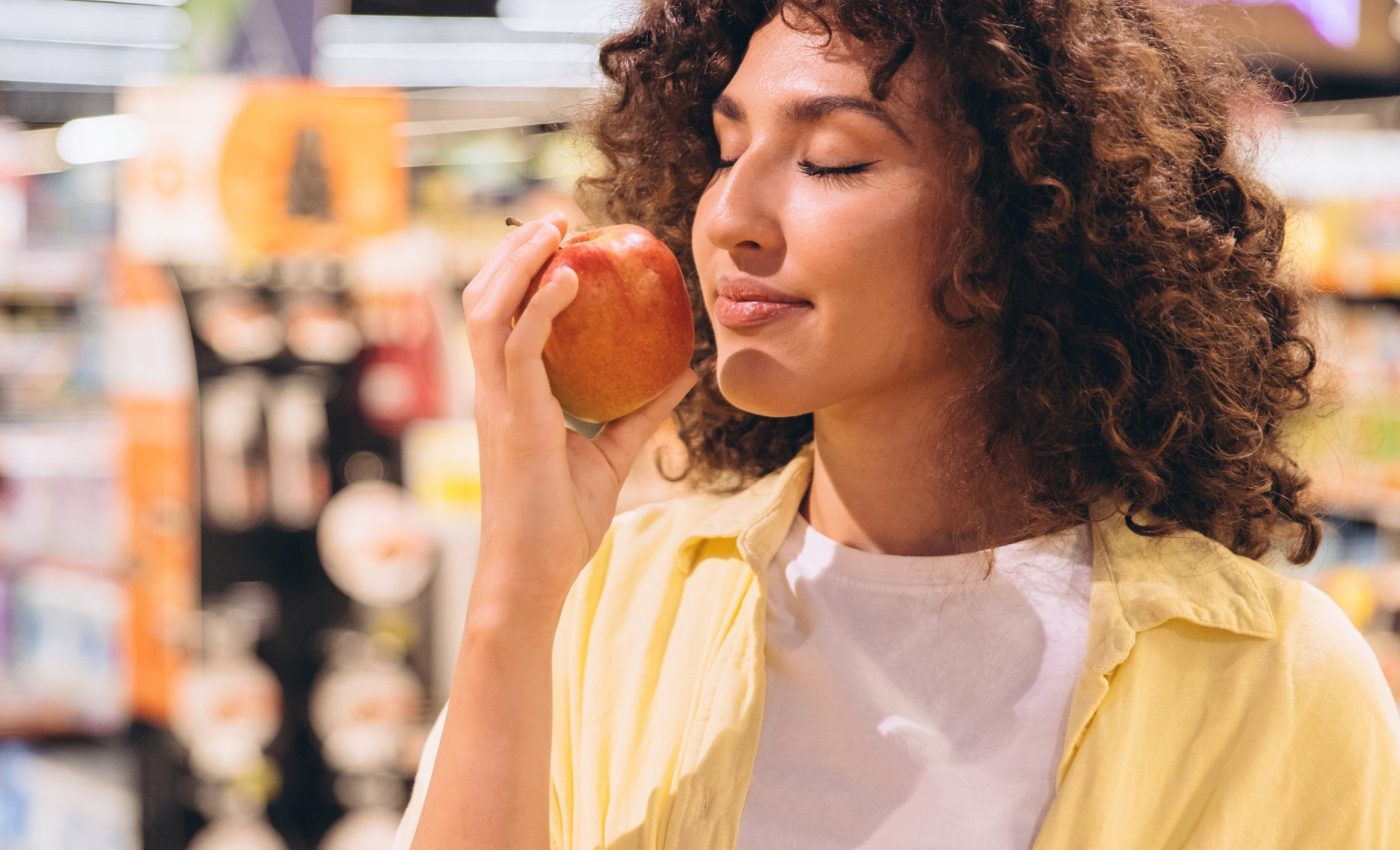 Our brain decides what we're smelling before it knows if we like it