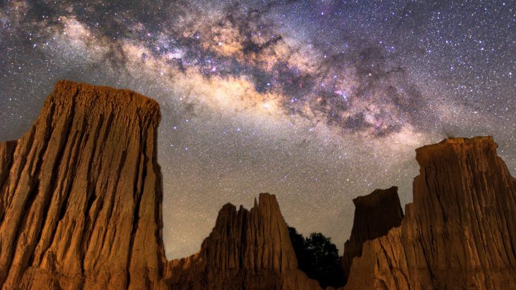 Dark matter may reveal itself in a faint glow around the Milky Way