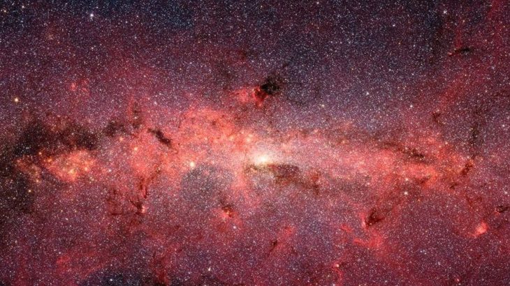 Dusty stars are calmly orbiting a monster black hole