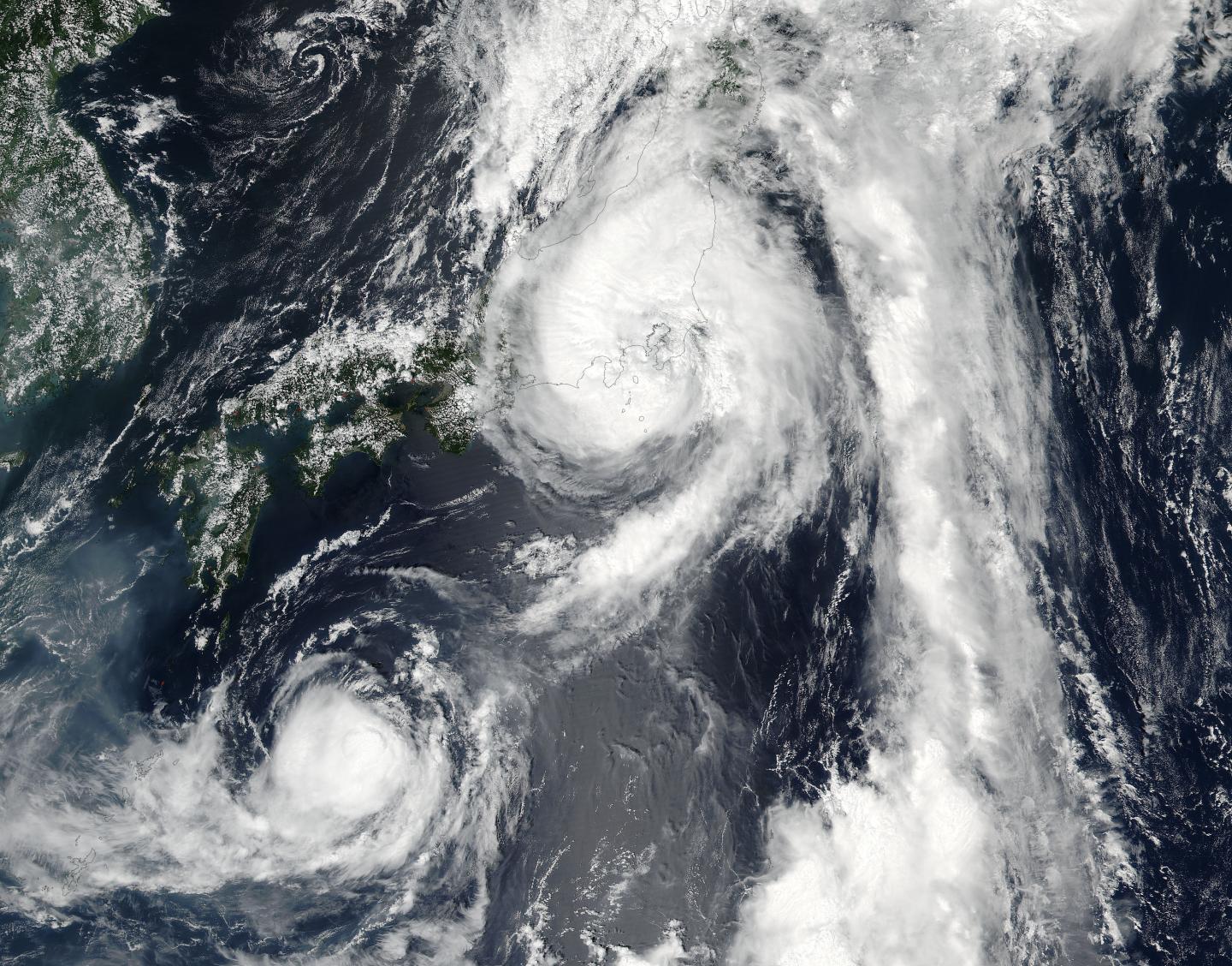 Tropical Storms Lionrock and Mindulle seen near Japan
