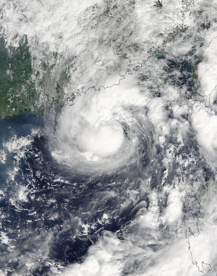 Tropical Storm Aere drifting in the South China Sea