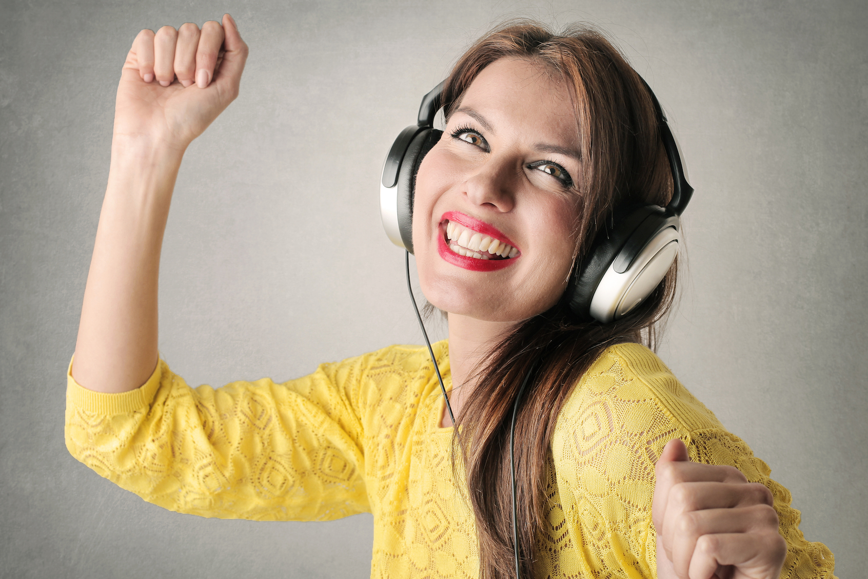 Happy music stimulates creativity and outside-the-box thinking