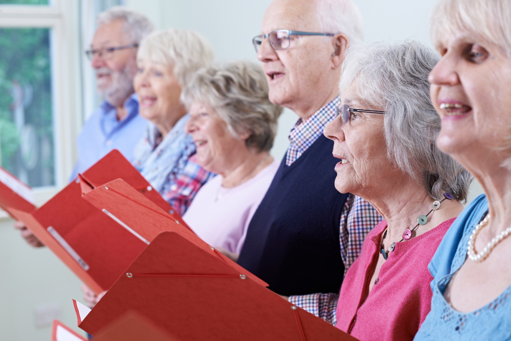Singing in groups improves mental health and wellbeing