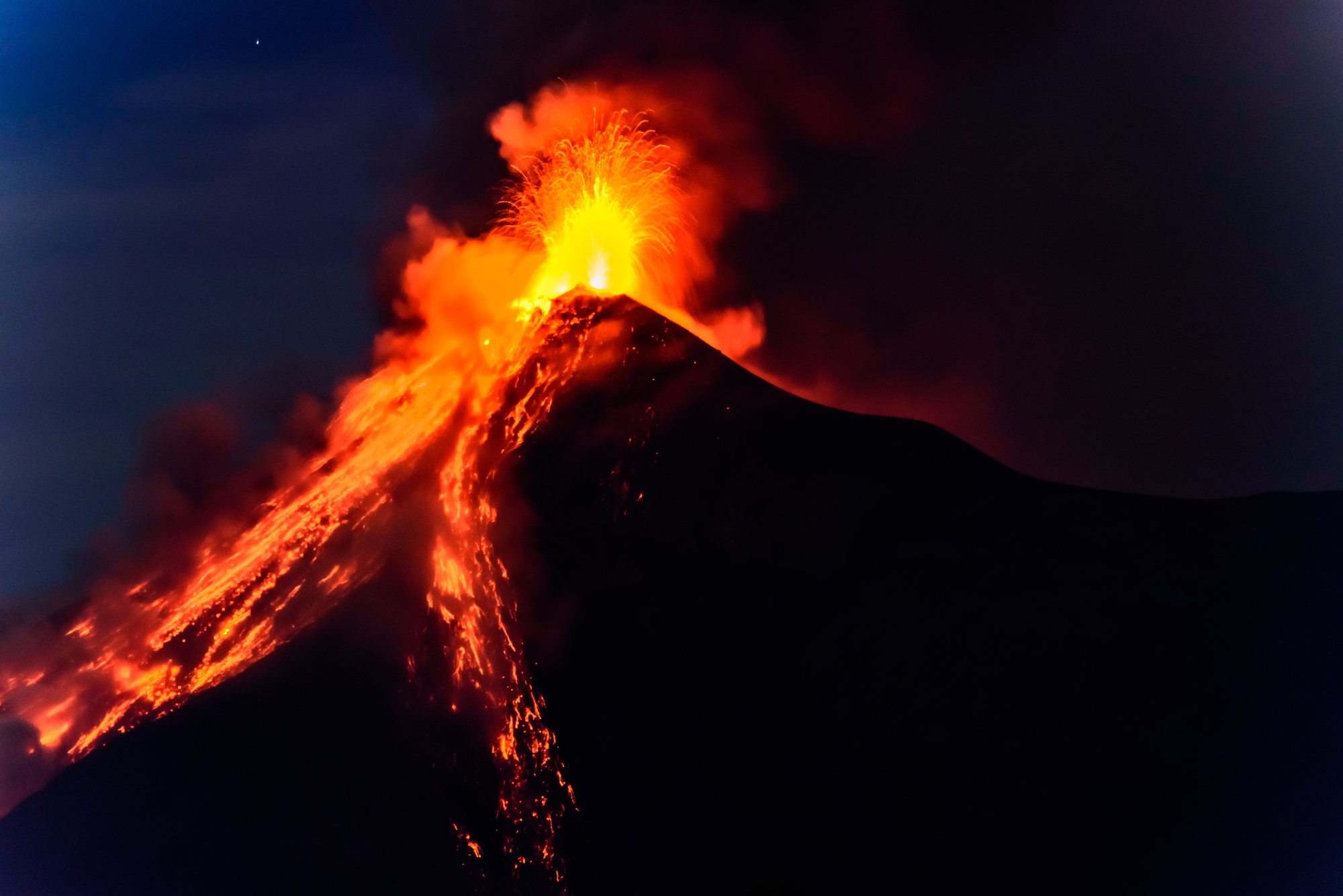 The small crystals that can help predict volcanic eruptions