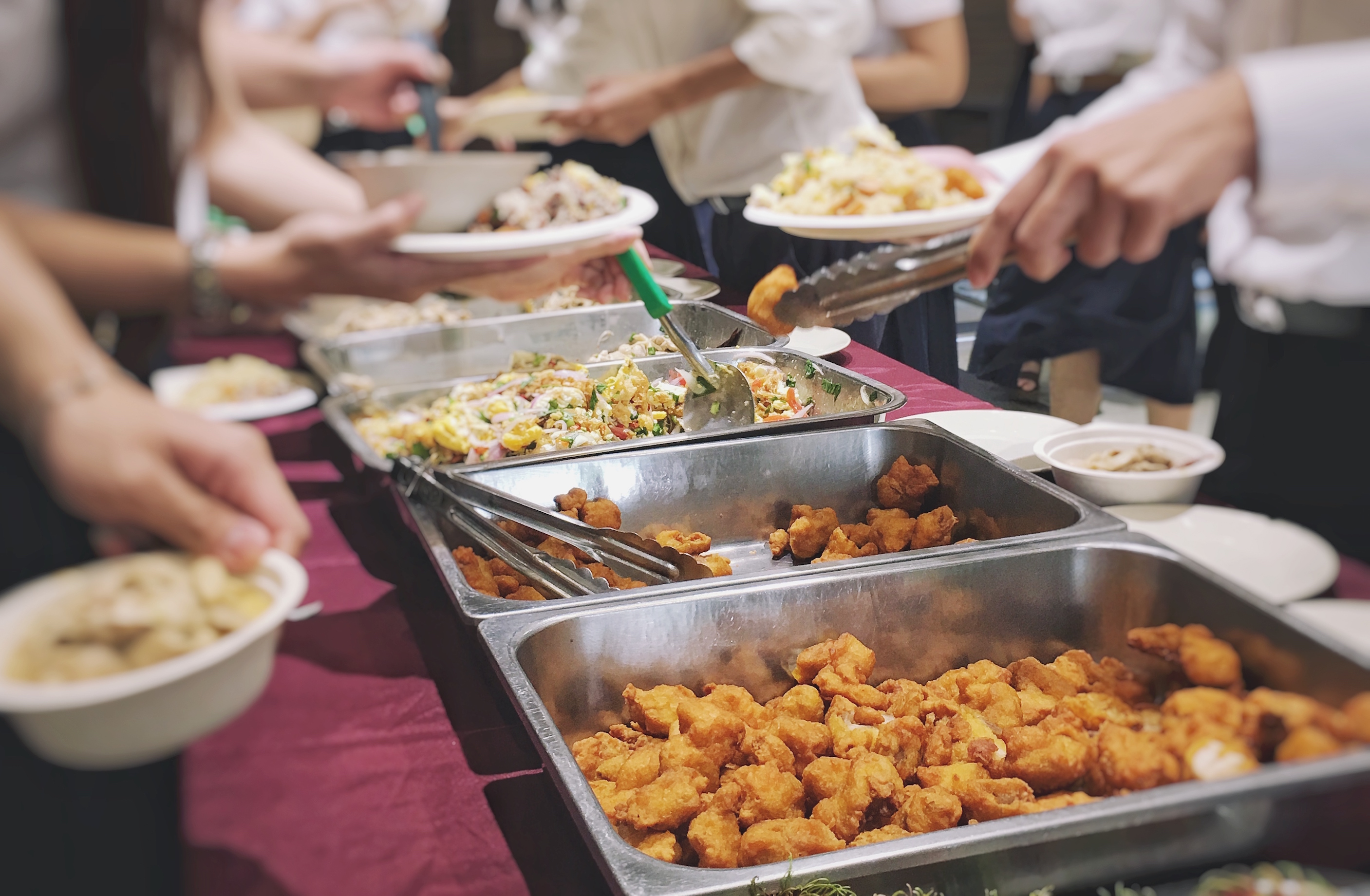 Food at work is usually unhealthy, contributes to bad habits