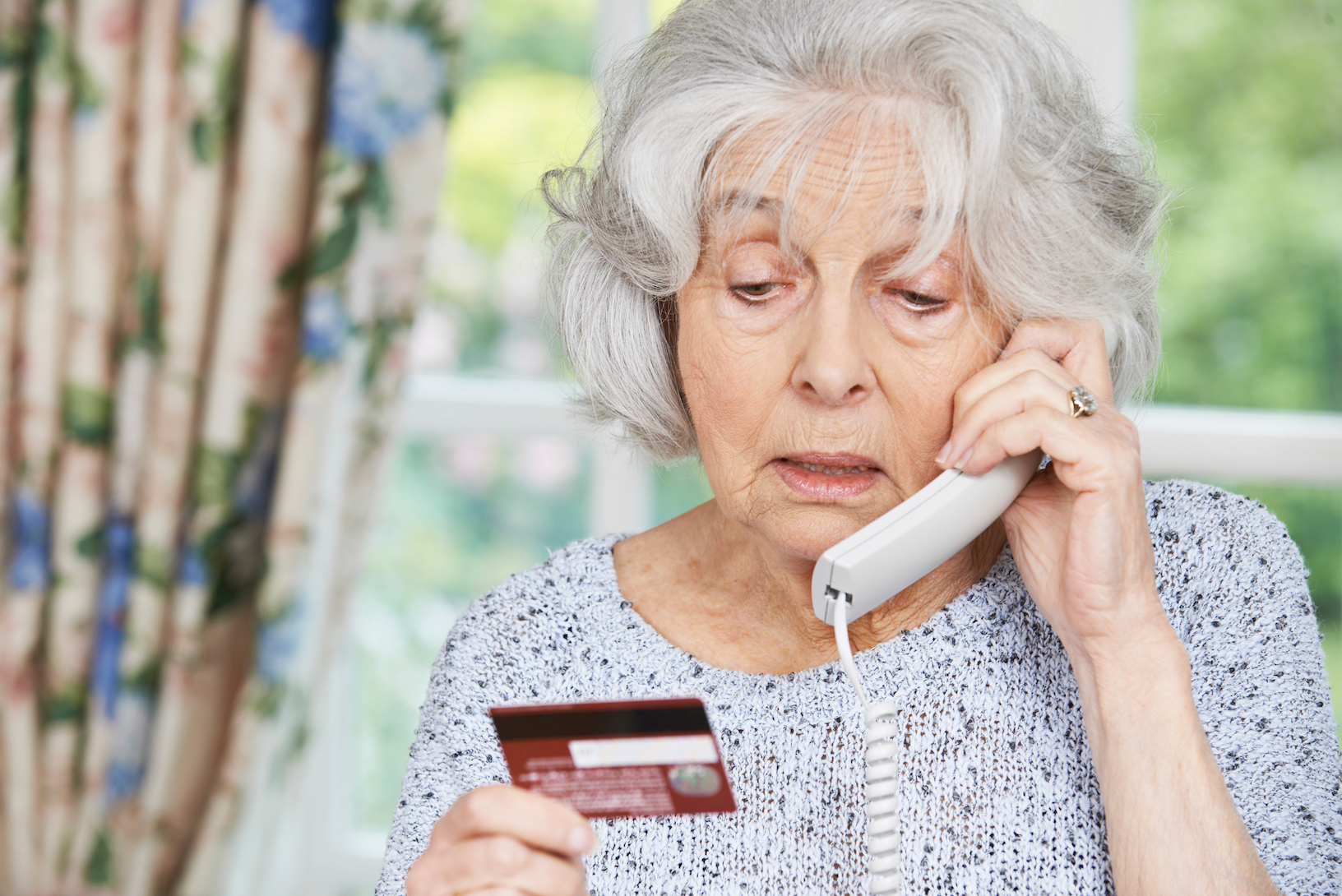 Optimistic people are more easily duped, study shows