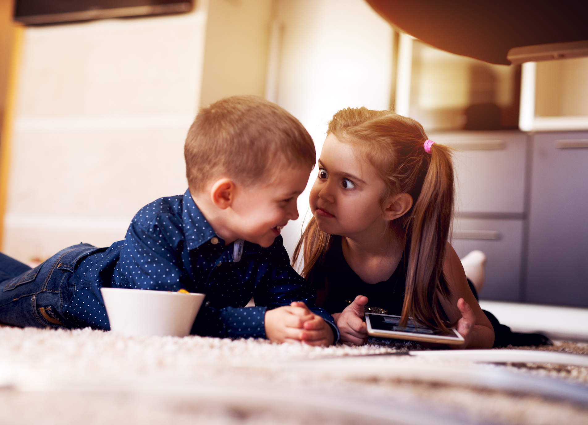 Strong sibling bonds help buffer against conflict between parents