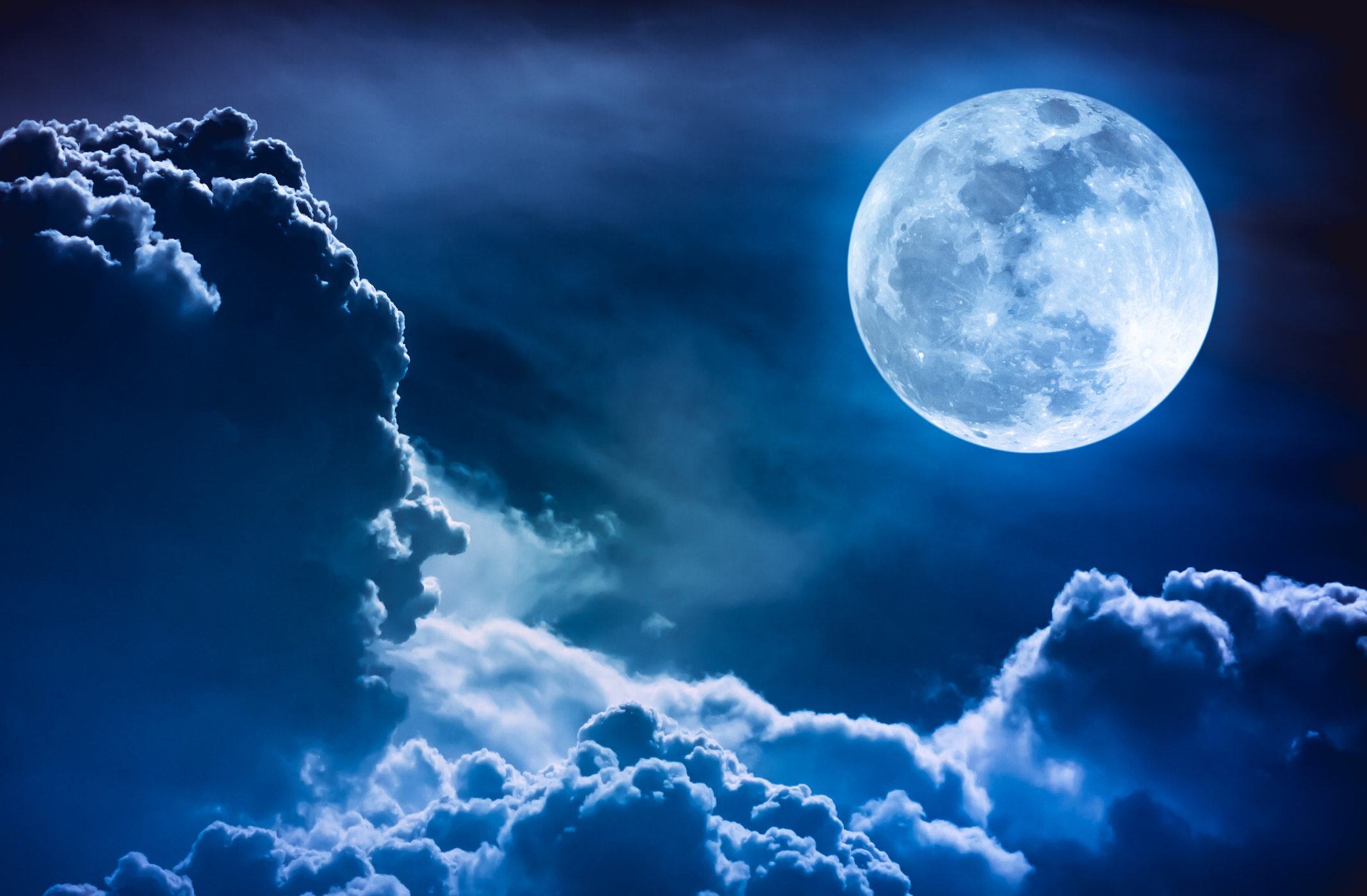 There may once have been life on the Moon, researcher says